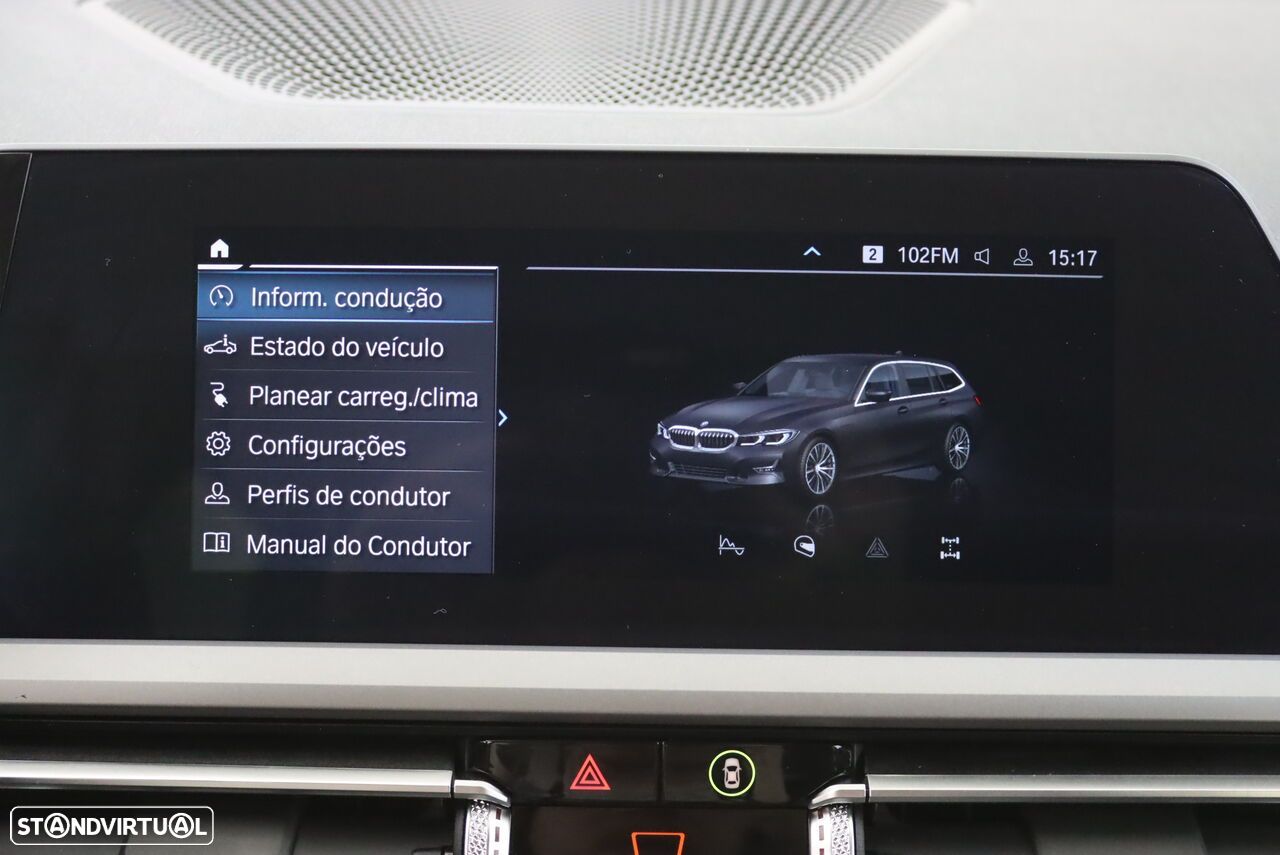 BMW 330 e Touring Corporate Edition Auto - 27