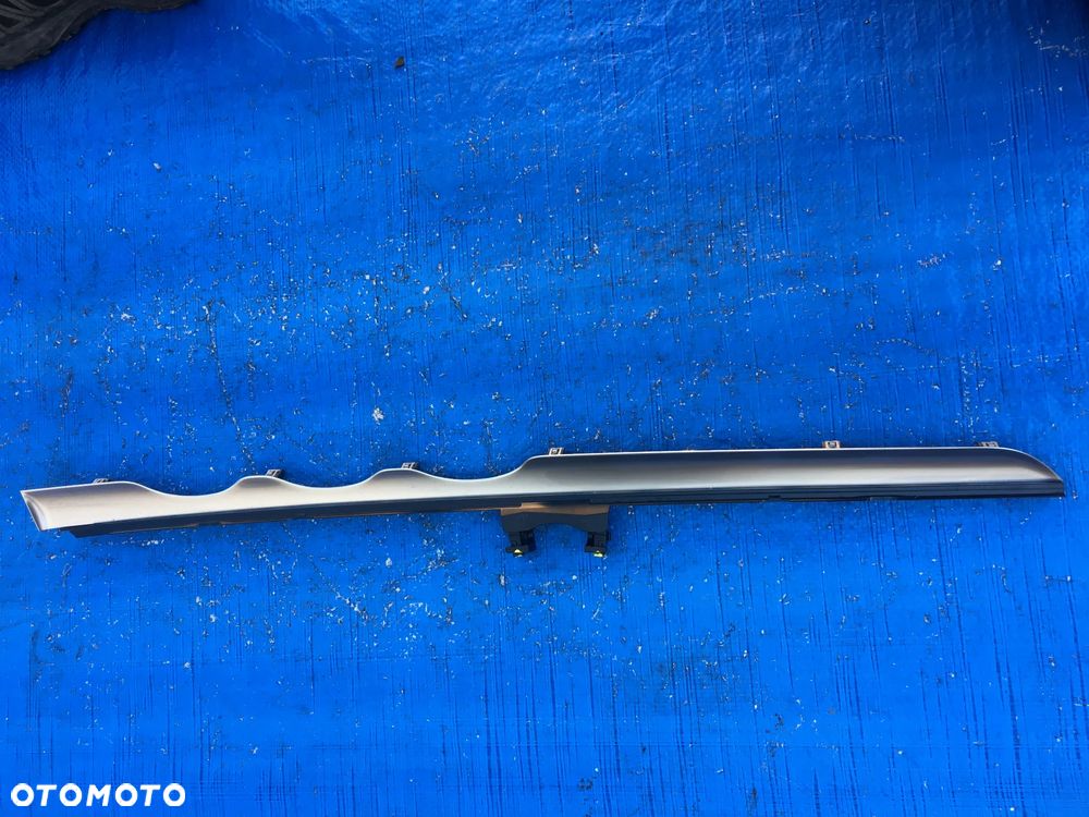 Mercedes C Klasa W206 Listwa Ozdobna Dekor Konsoli Led A2066801502 - 1