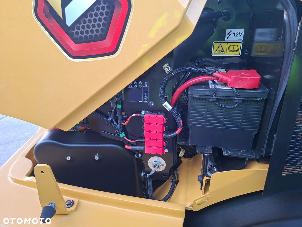 Caterpillar CAT 906 M - 25
