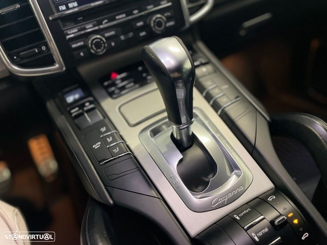 Porsche Cayenne S Hybrid - 30