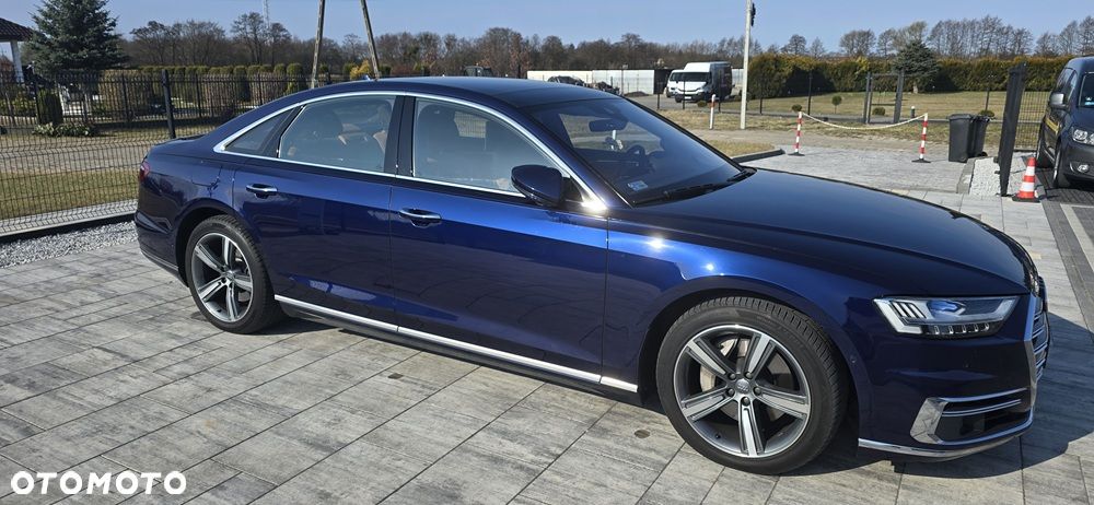 Audi A8 - 6