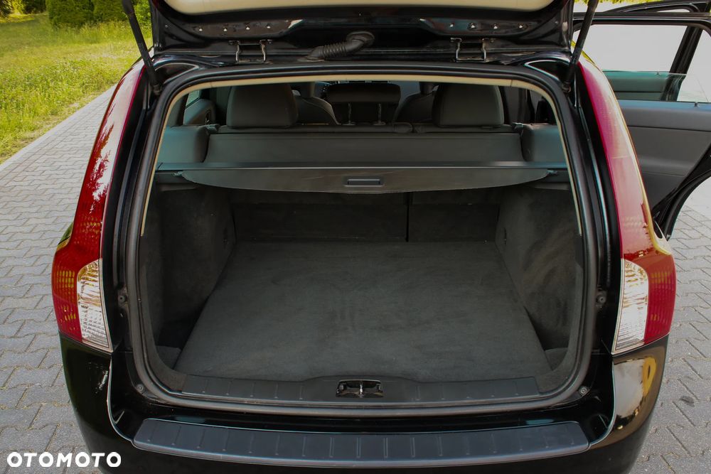 Volvo V50 1.6D DPF DRIVe Momentum - 38