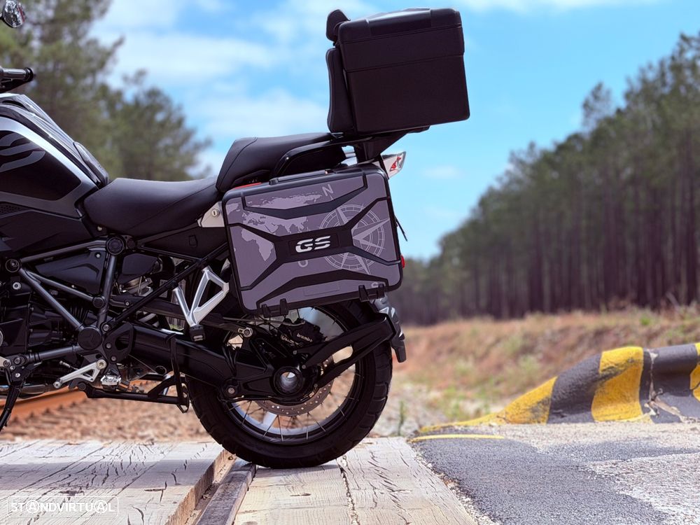 BMW R 1250 GS triple black - 10