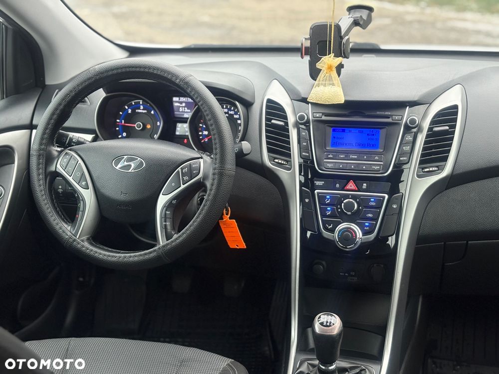 Hyundai i30 i30cw 1.6 CRDi Intro Edition - 9