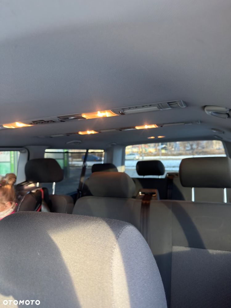 Volkswagen Caravelle - 16