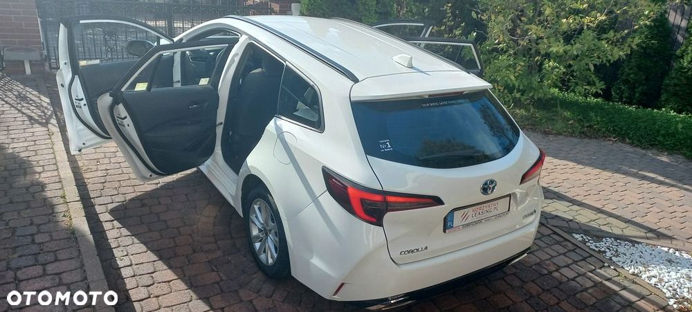 Toyota Corolla 1.8 Hybrid Comfort - 39