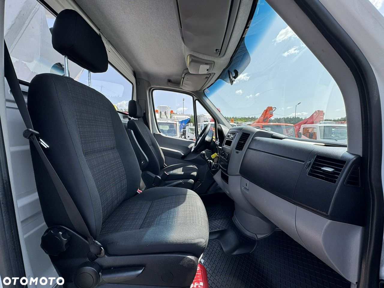 Mercedes-Benz Sprinter - 28