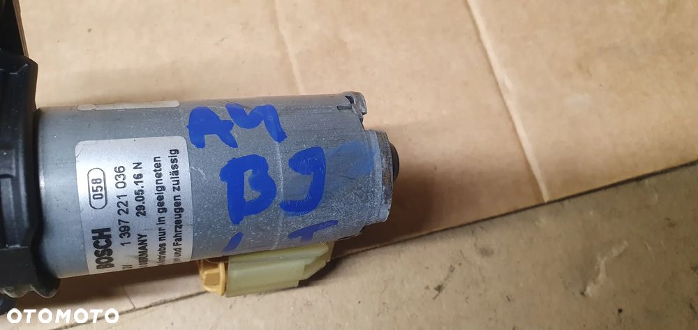 Zawias siłownik silnik klapy bagażnika lewy tył Audi A4 B9 Kombi 8W9827299A 8W9827851A - 9