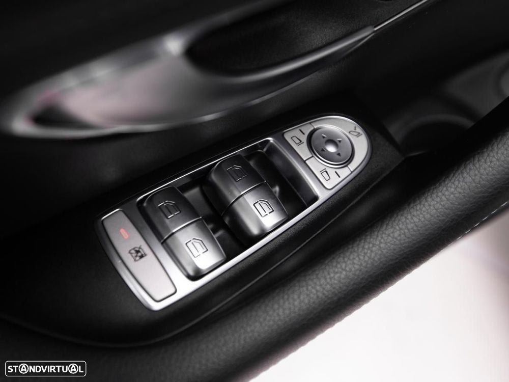 Mercedes-Benz E 300 de 4Matic 9G-TRONIC - 18