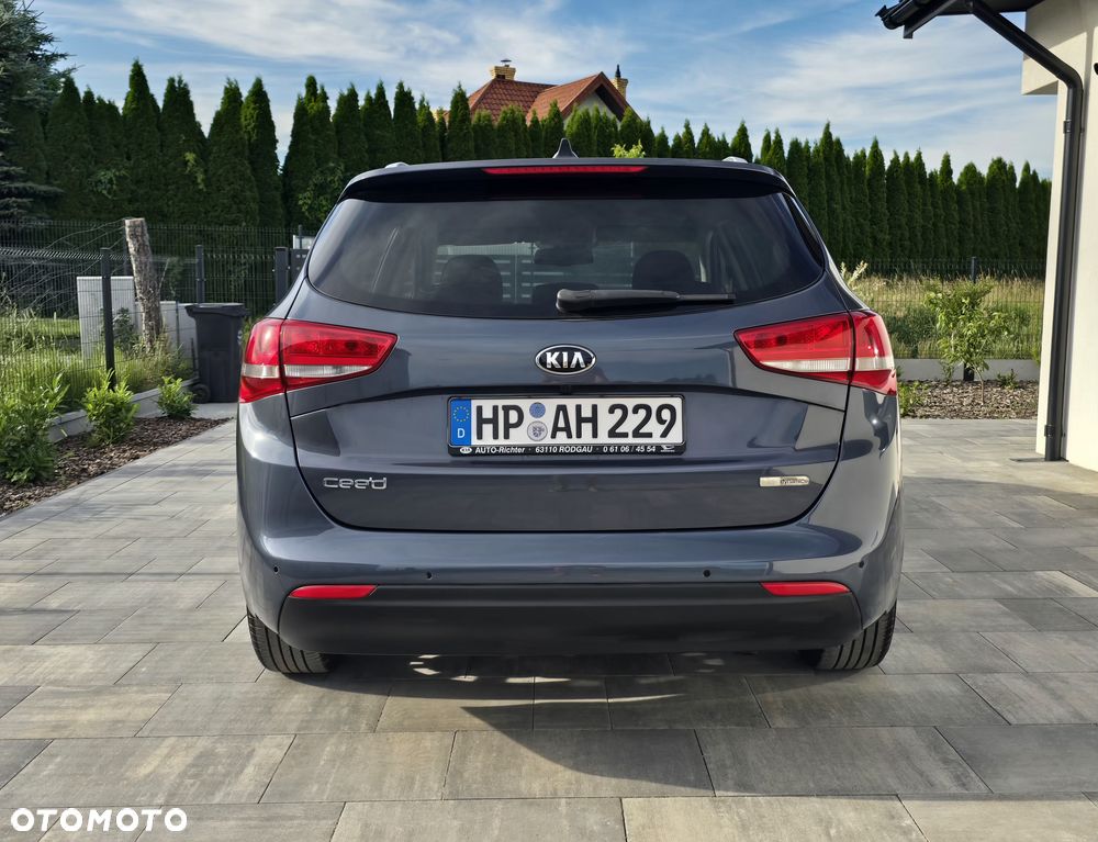 Kia Ceed 1.6 GDI Dream Team Edition - 6