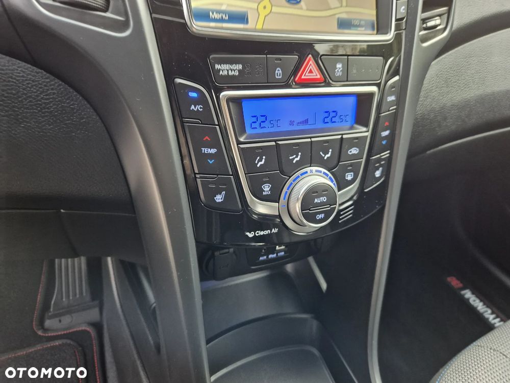Hyundai i30 blue Kombi 1.6 GDi Passion - 29