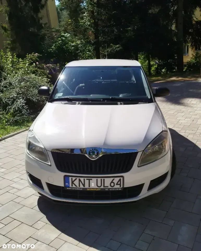 Skoda Fabia 2010 photo 3