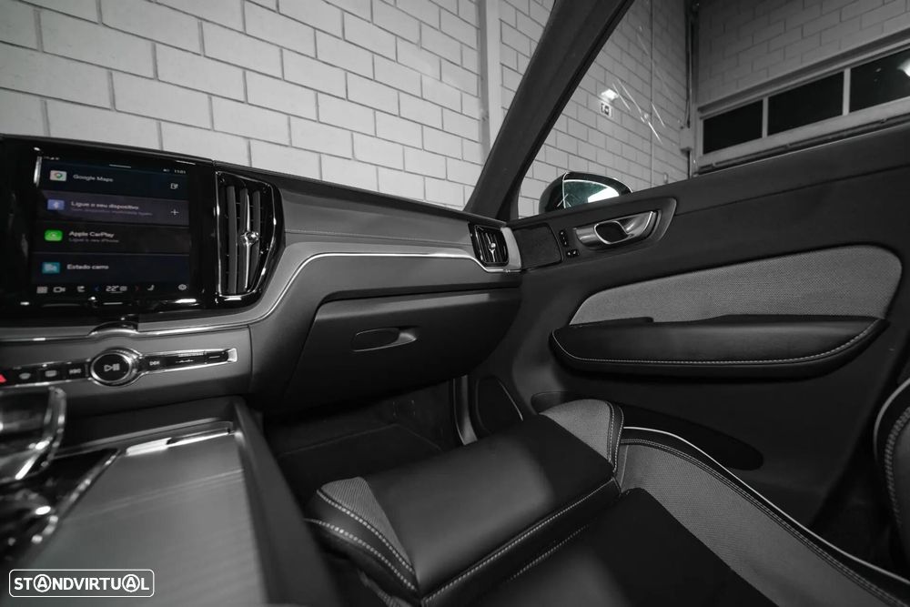 Volvo XC 60 T8 AWD Plus Black Edition - 38