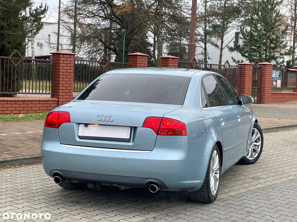 Audi A4 Limousine - 14