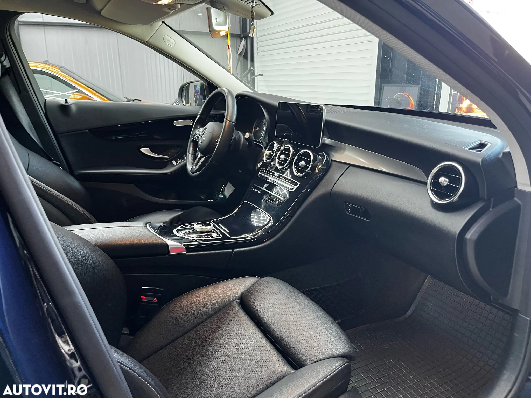 Mercedes-Benz C 220 d T 9G-TRONIC - 24