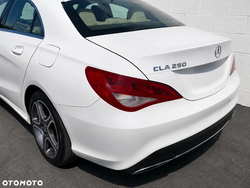 Mercedes-Benz CLA 250 4-Matic AMG Line - 8