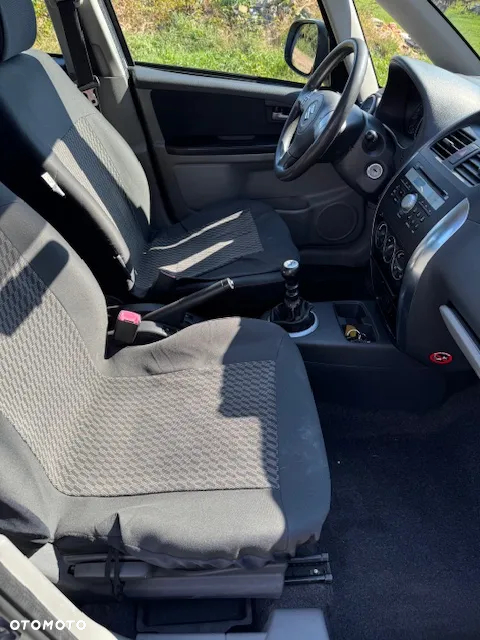 Suzuki SX4 1.9 DDiS 4WD GS / Premium - 10