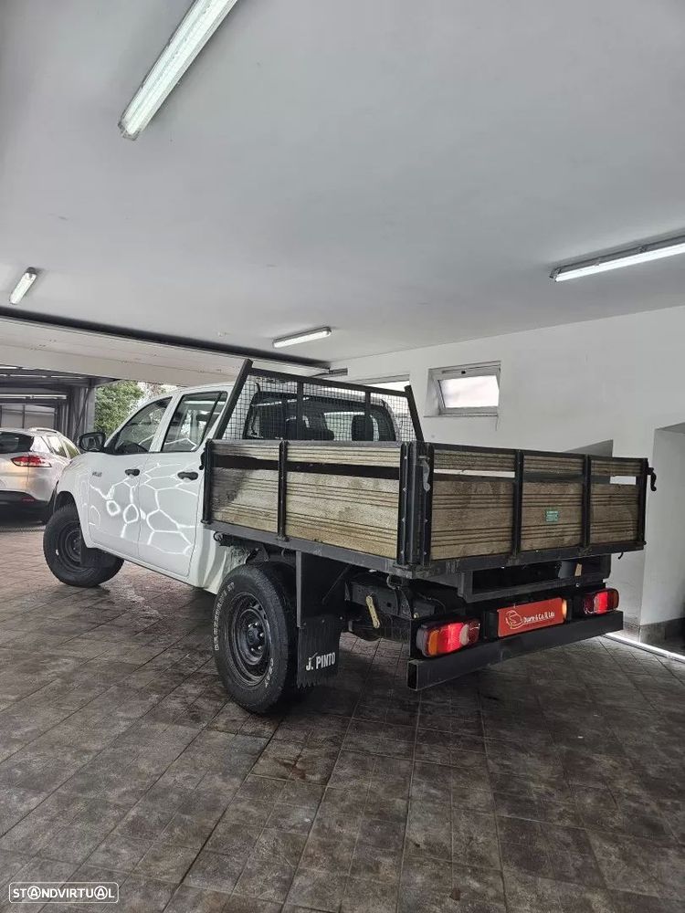 Toyota Hilux 2.4 D-4D 4WD CD CM - 40