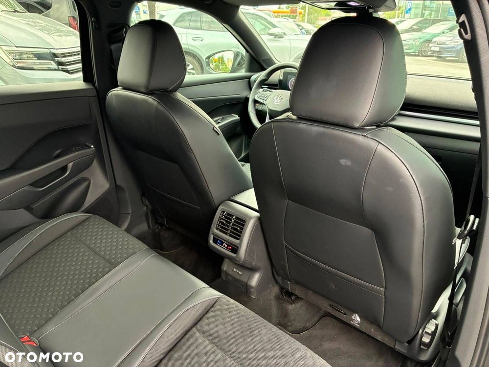 Volkswagen T-Roc - 30