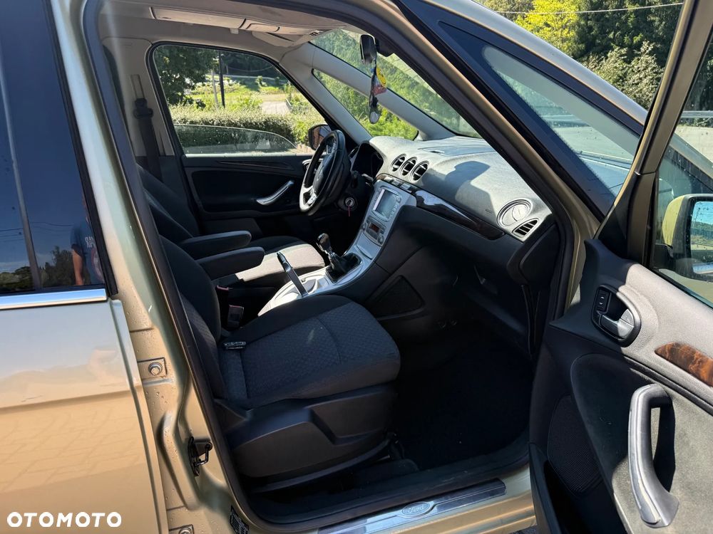 Ford Galaxy 2.0 TDCi Ghia - 12
