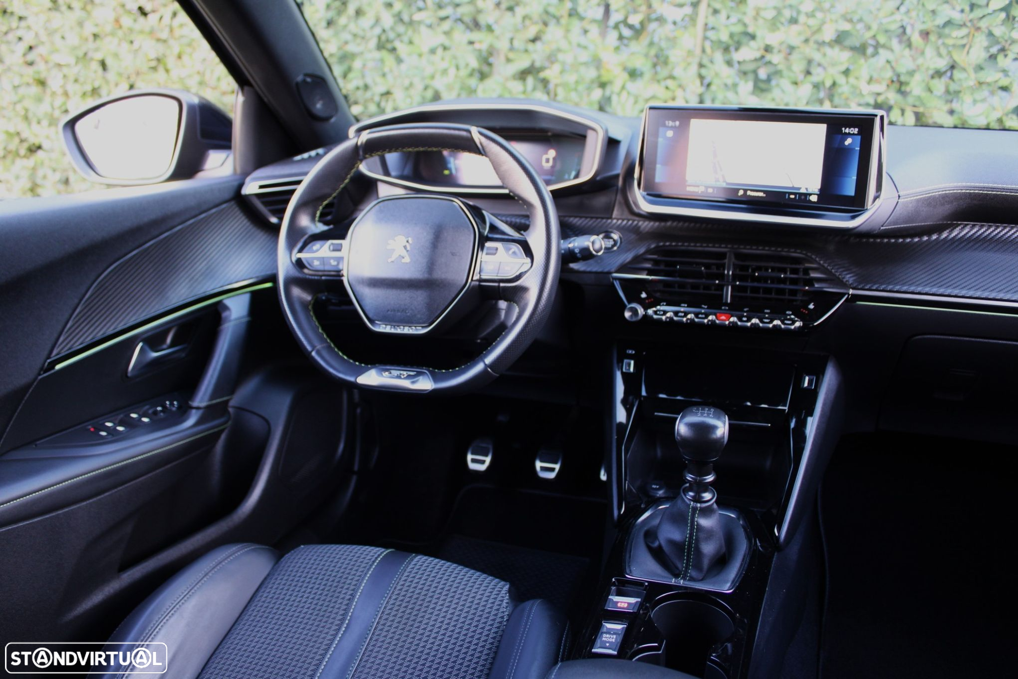 Peugeot 2008 1.2 PureTech GT Line - 24