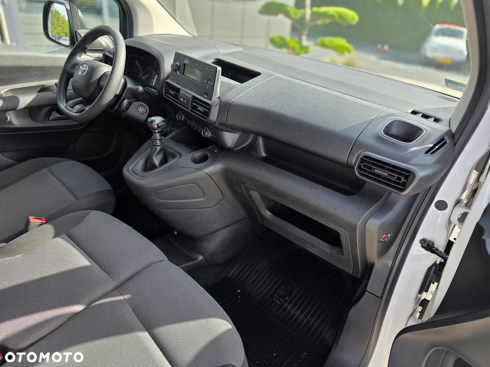 Toyota Proace City 1.2 D-4T 110KM  3 OSOBOWA Furgon Blaszak BEZWYPADKOWA z Polskiego Salonu I Pierwszy i Jedyny Właściciel I Stan auta "jak NOWE" I Pełna Faktura Vat 23% - 15
