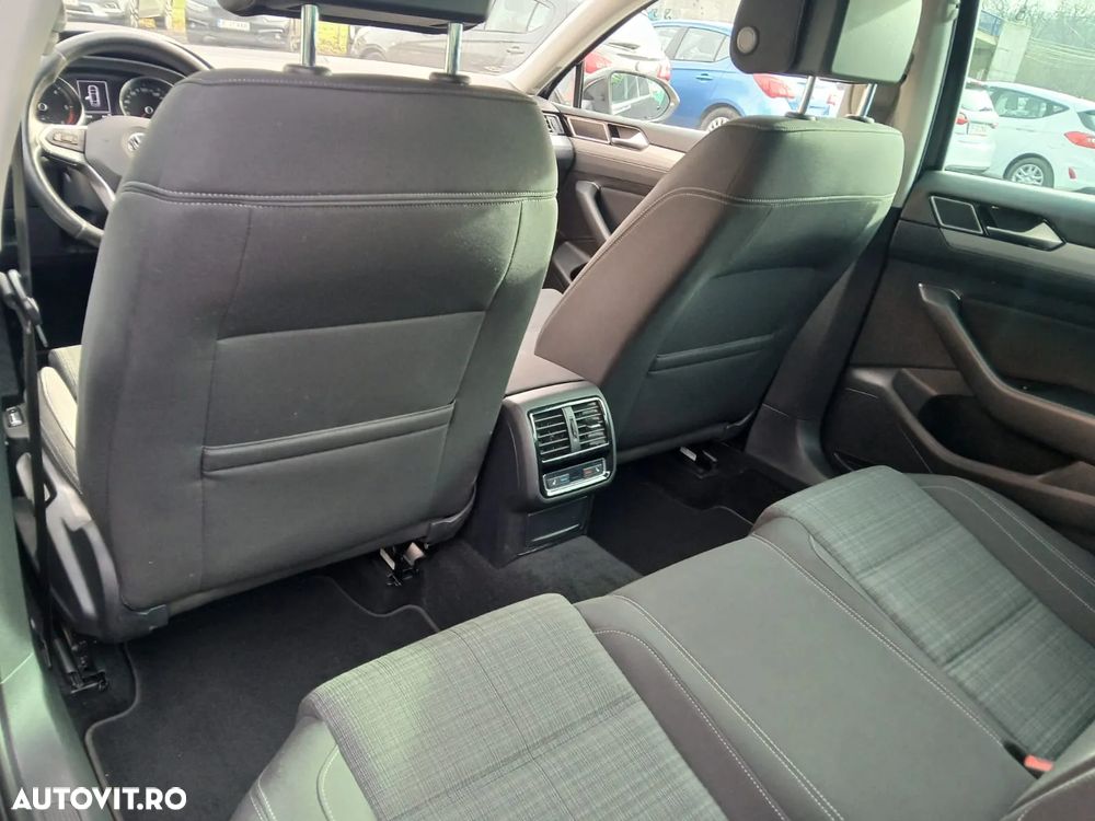 Volkswagen Passat 2.0 TDI DSG R Executive - 9