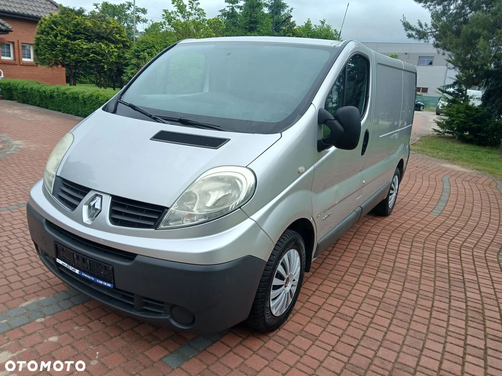 Renault TRAFIC - 2