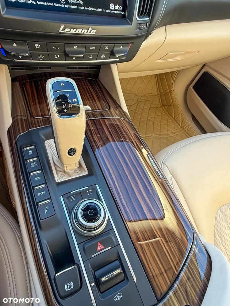 Maserati Levante Q4 GranLusso - 12