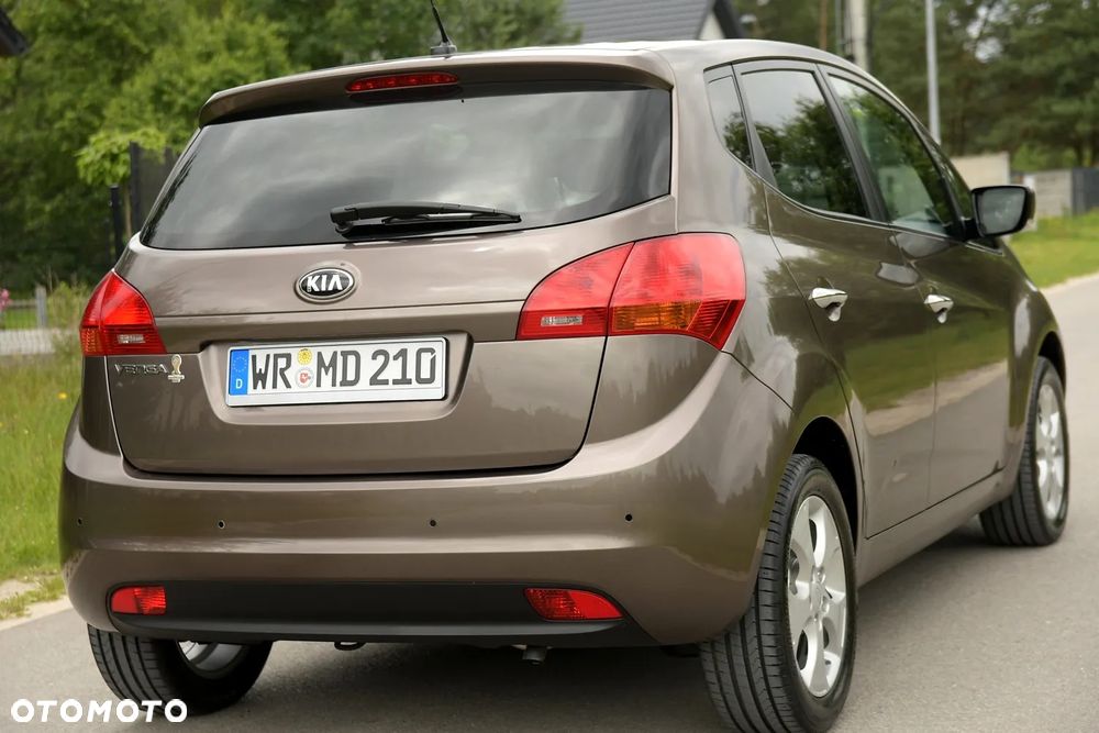 Kia Venga - 8