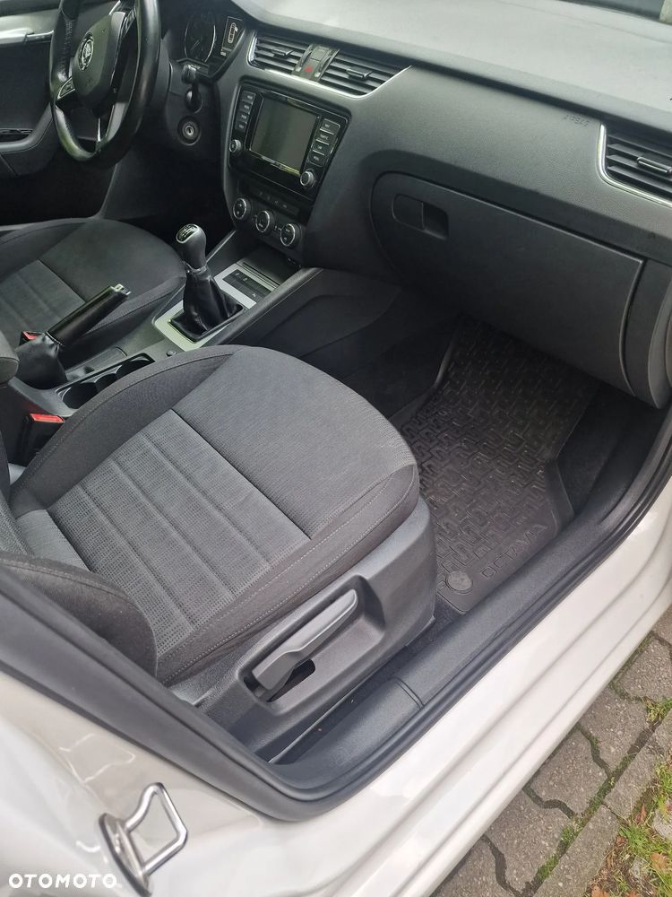 Skoda Octavia 1.4 TSI Ambition - 6