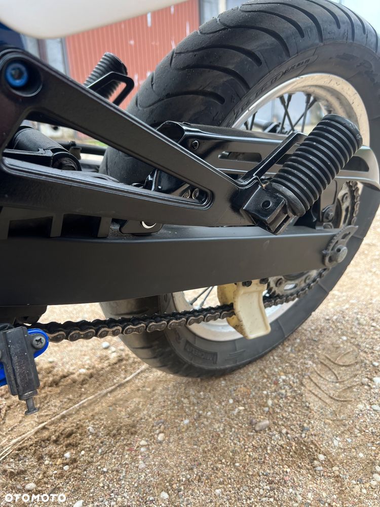 Suzuki DR - 9