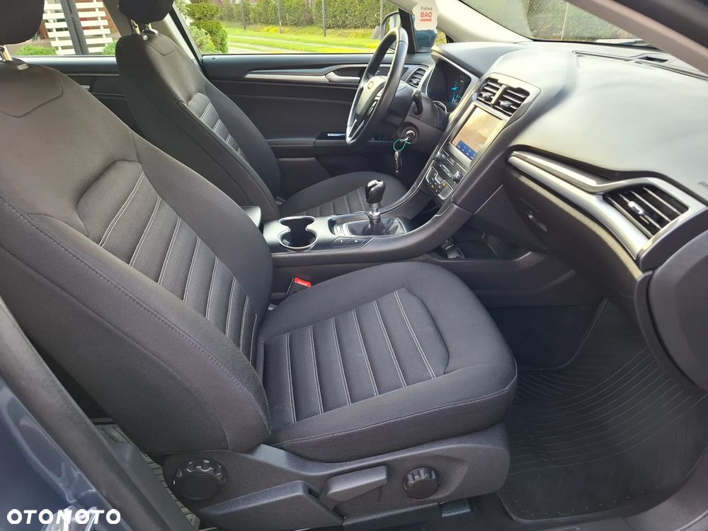 Ford Mondeo - 28