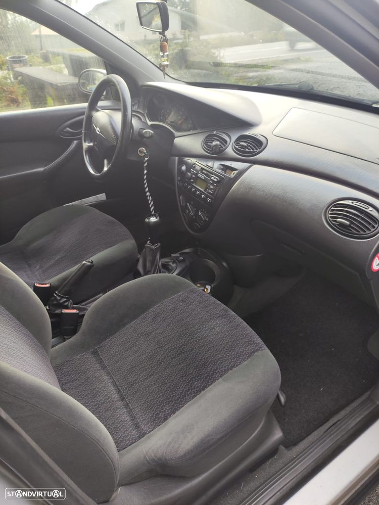 Ford Focus 1.4 Ambiente - 8