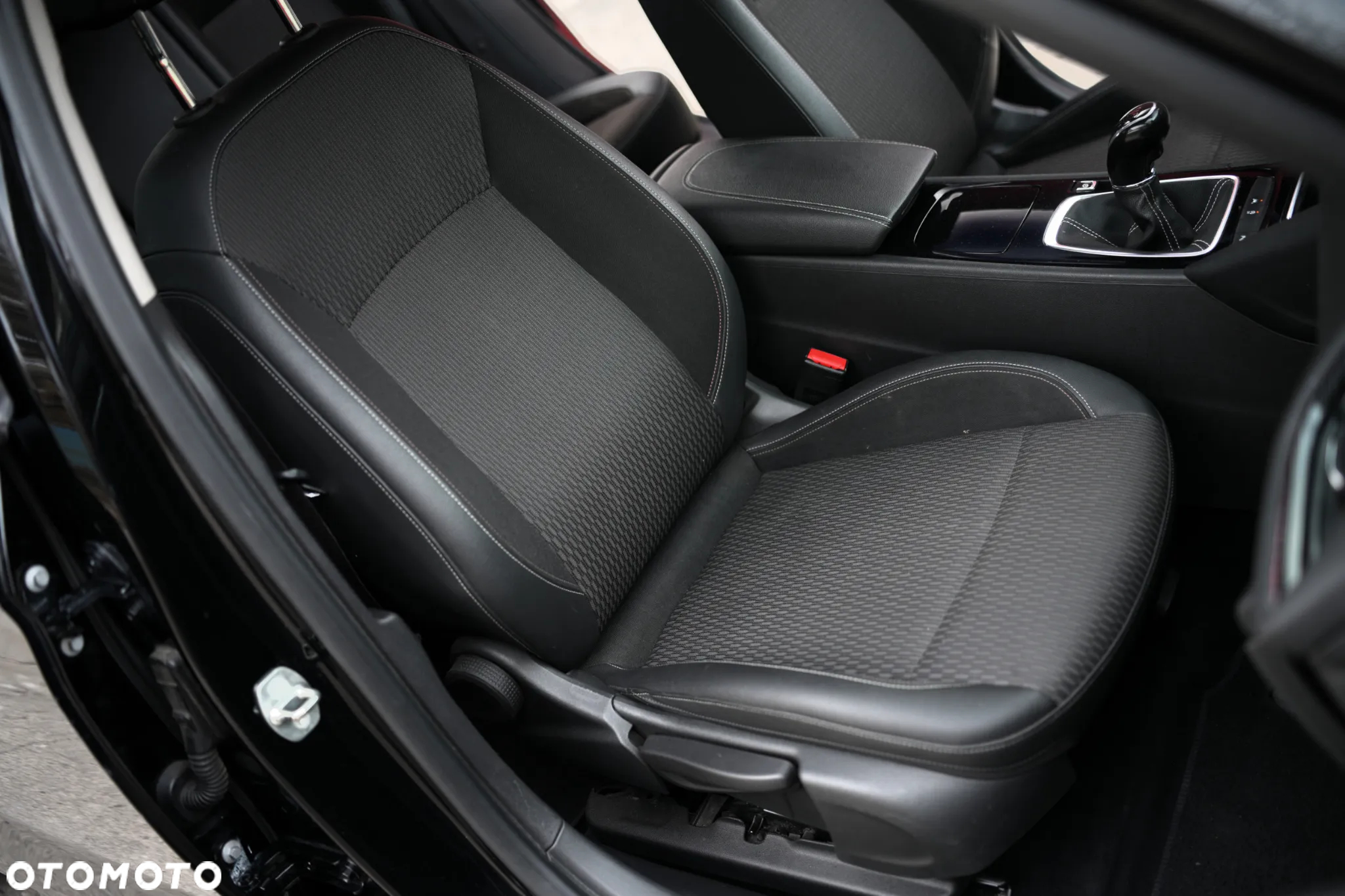 Opel Insignia 2.0 CDTI Executive S&S - 28