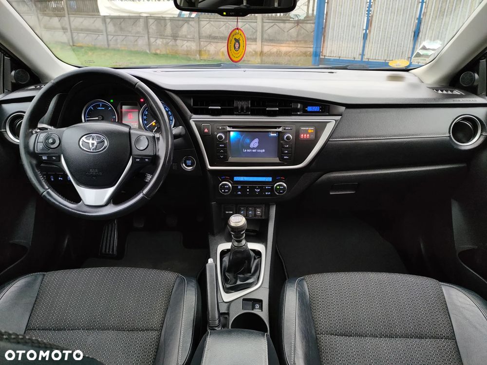 Toyota Auris 2.0 D-4D Premium - 18