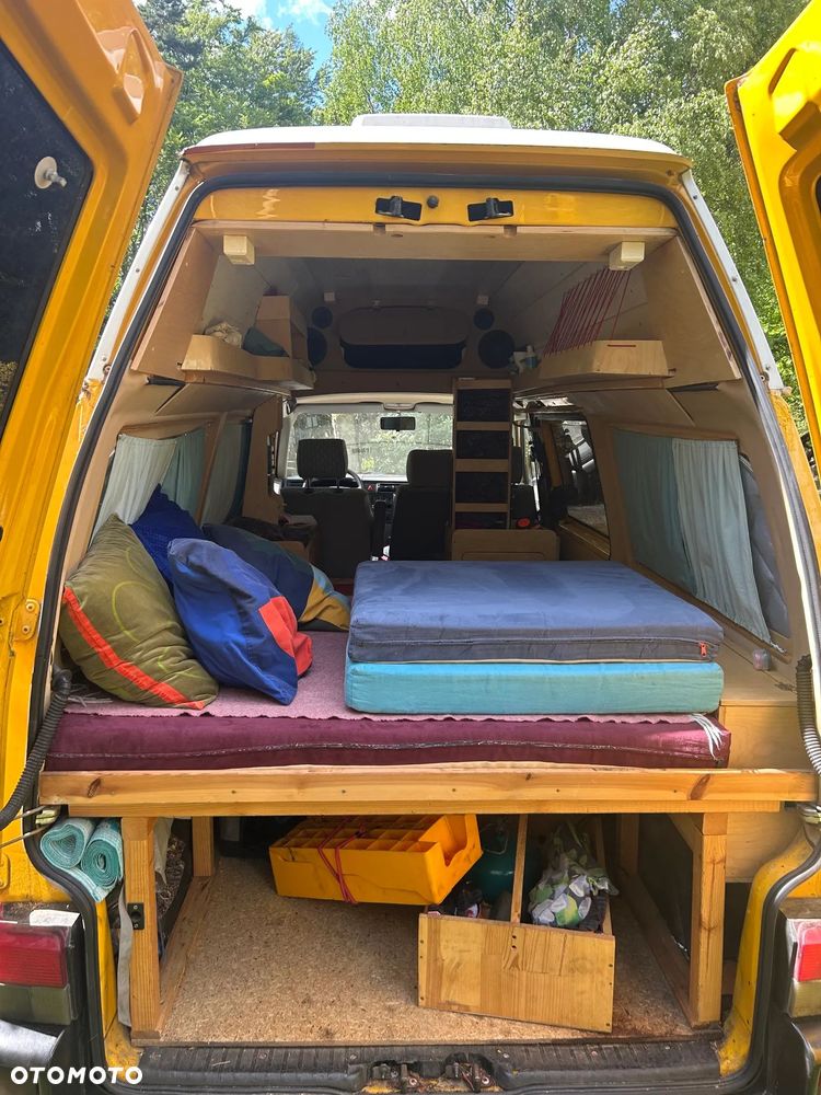 Volkswagen Transporter - 4