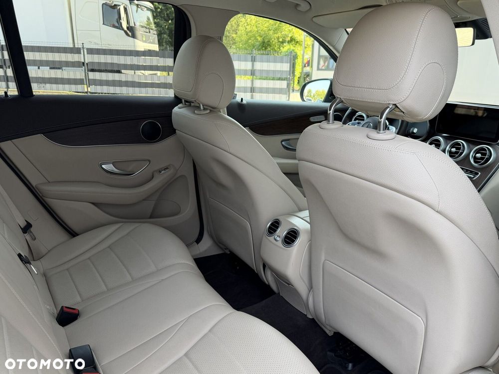 Mercedes-Benz GLC 220 d 4-Matic - 23