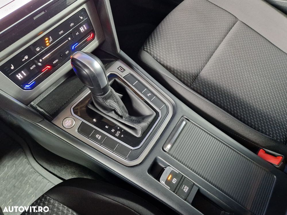 Volkswagen Passat 2.0 TDI DSG Trendline - 22