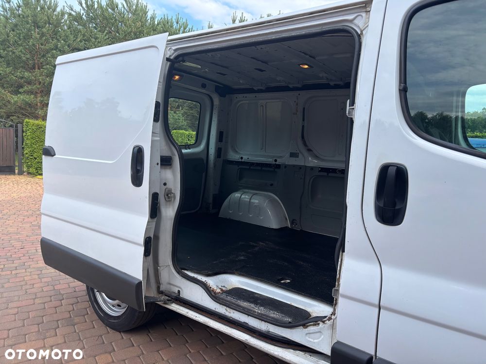 Opel Vivaro - 8