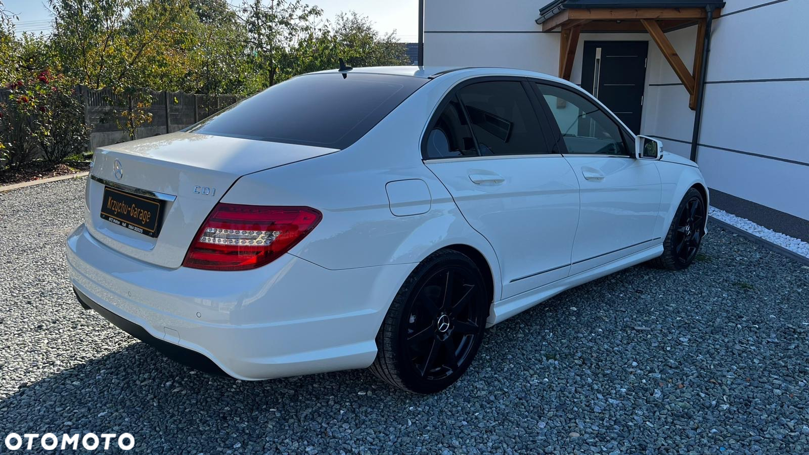 Mercedes-Benz Klasa C 250 T CDI DPF (BlueEFFICIENCY) Avantgarde - 5