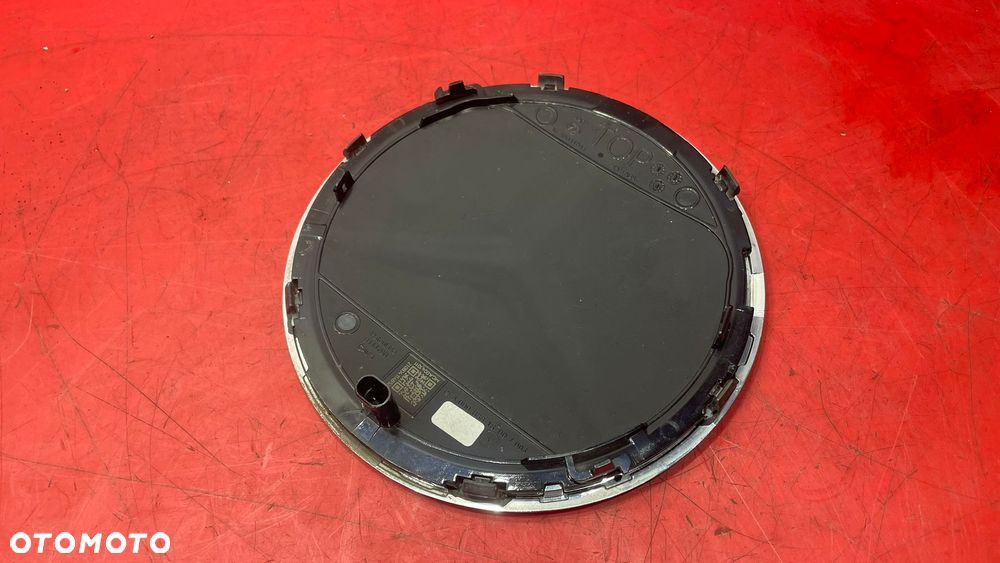 ZNACZEK LOGO EMBLEMAT POD RADAR CZARNY MERCEDES W206 C-KLASA A0008881800 - 2