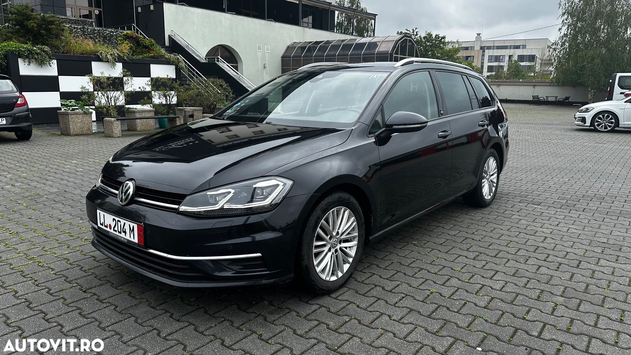 Volkswagen Golf 2.0 TDI DSG Sound - 1