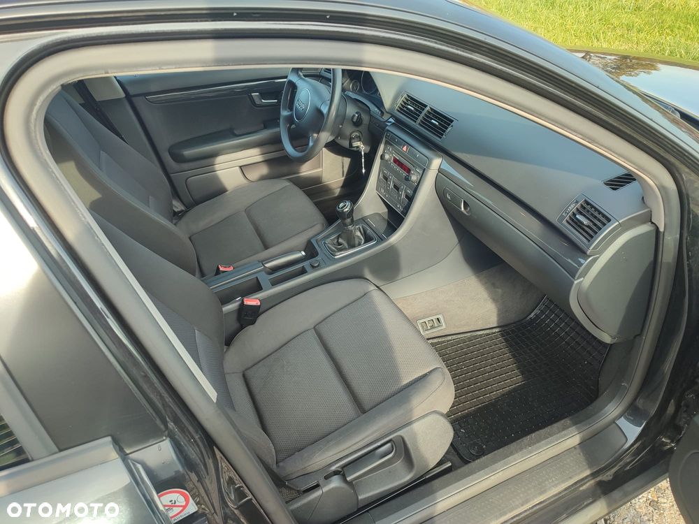 Audi A4 Limousine - 14