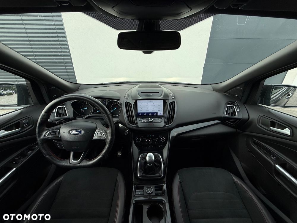 Ford Kuga 1.5 EcoBoost 2x4 ST-Line - 8