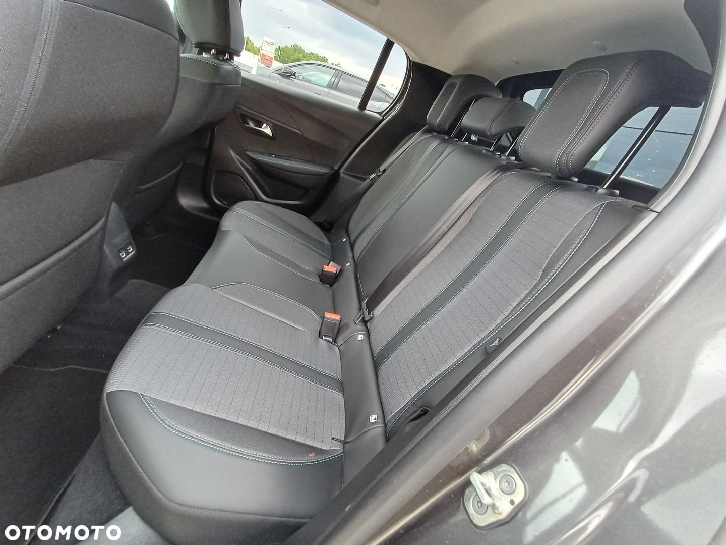 Peugeot 208 1.2 PureTech Allure Pack S&S EAT8 - 27
