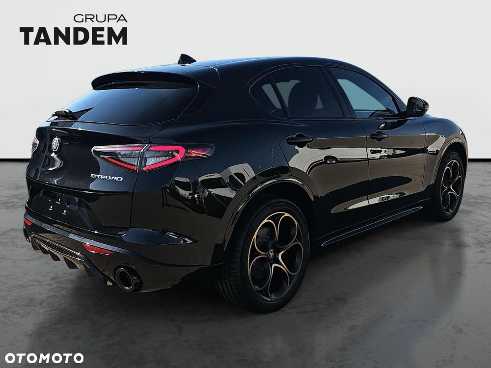 Alfa Romeo Stelvio 2.0 Turbo 16V AT8-Q4 Intensa - 5