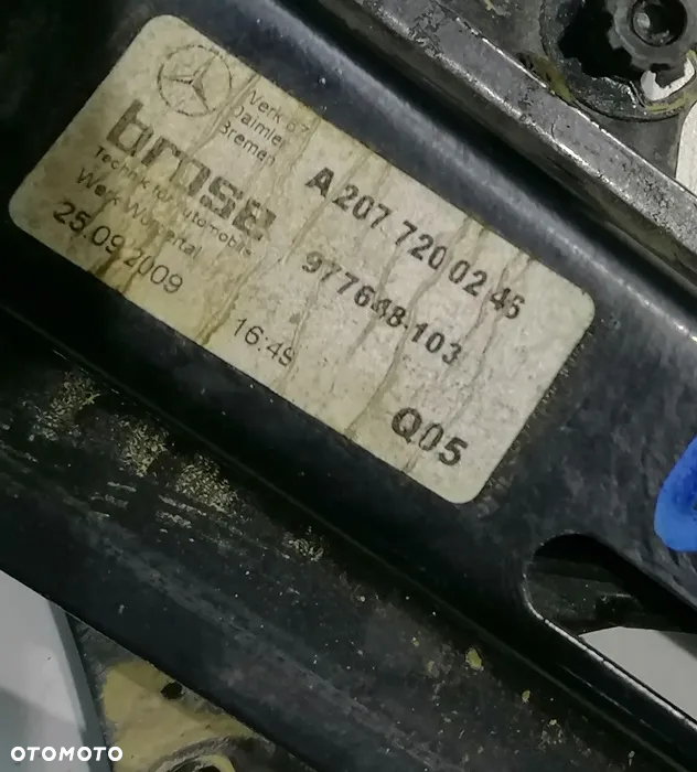 MERCEDES E W207 PODNOŚNIK SZYB PRAWY A2077200245 - 2