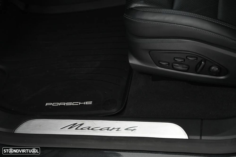 Porsche Macan Electric 4 - 25