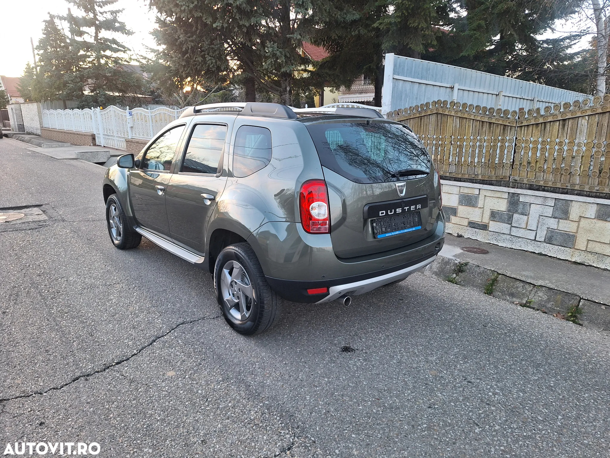 Dacia Duster 1.5 dCi 4x2 Prestige - 4